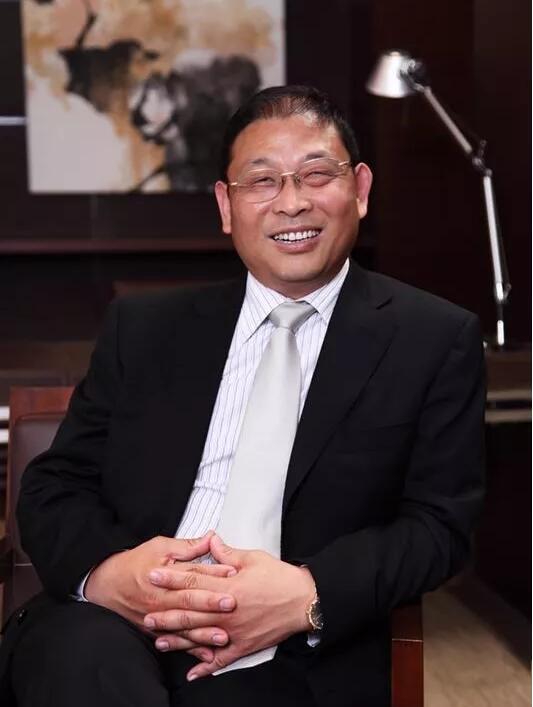 从环卫工到行业领袖，36年深耕服装业年销售额过亿