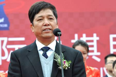 李如成：从小作坊成走向千亿“服装王国”
